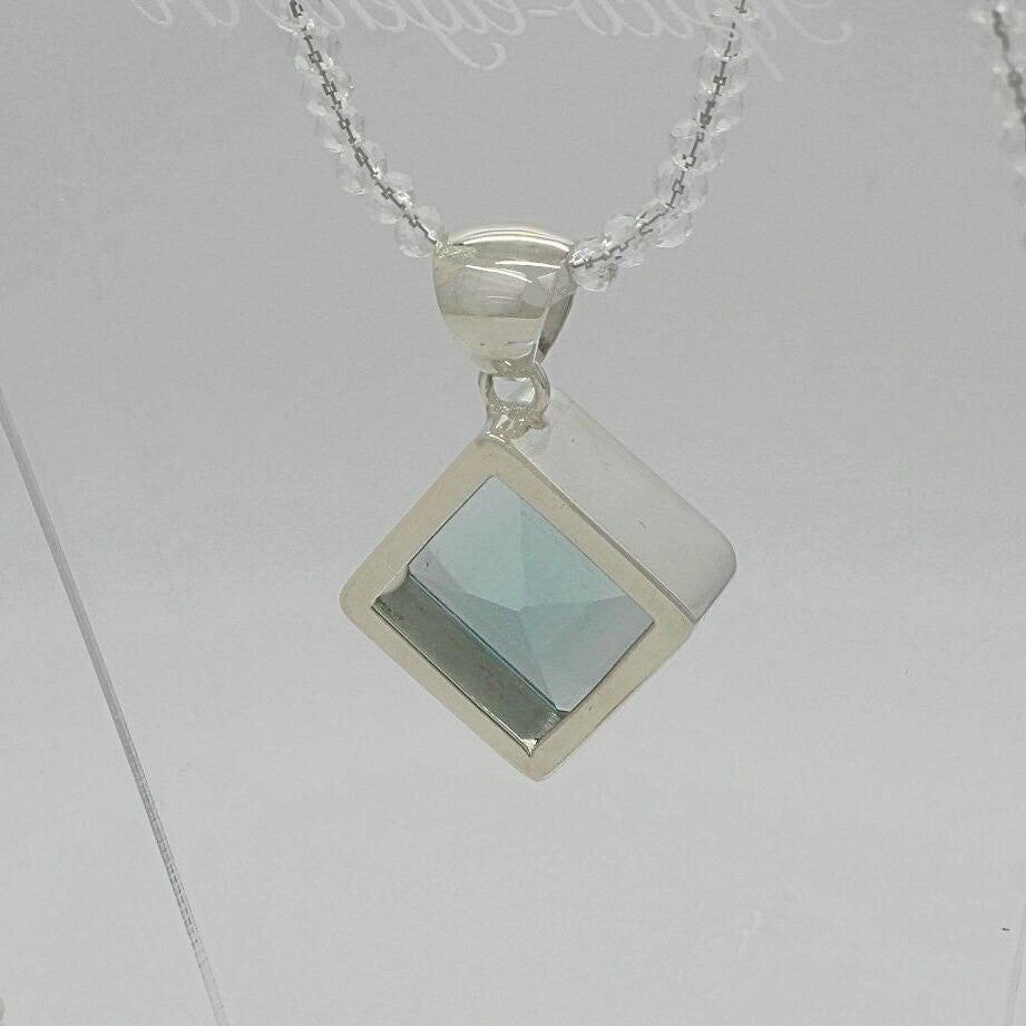 Silberanhänger Obsidian meerblau Quadrat (quer), 2 × 2 cm, silberner Rahmen mit Kette