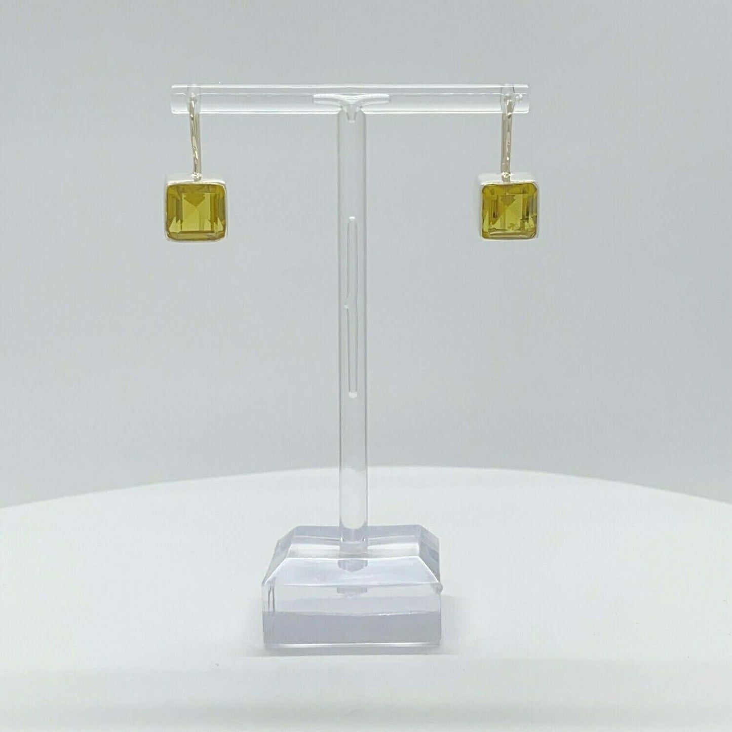 Ohrhänger Obsidian goldbraun Quadrat 1 × 1 cm am Haken, facettierter quadratischer Stein.