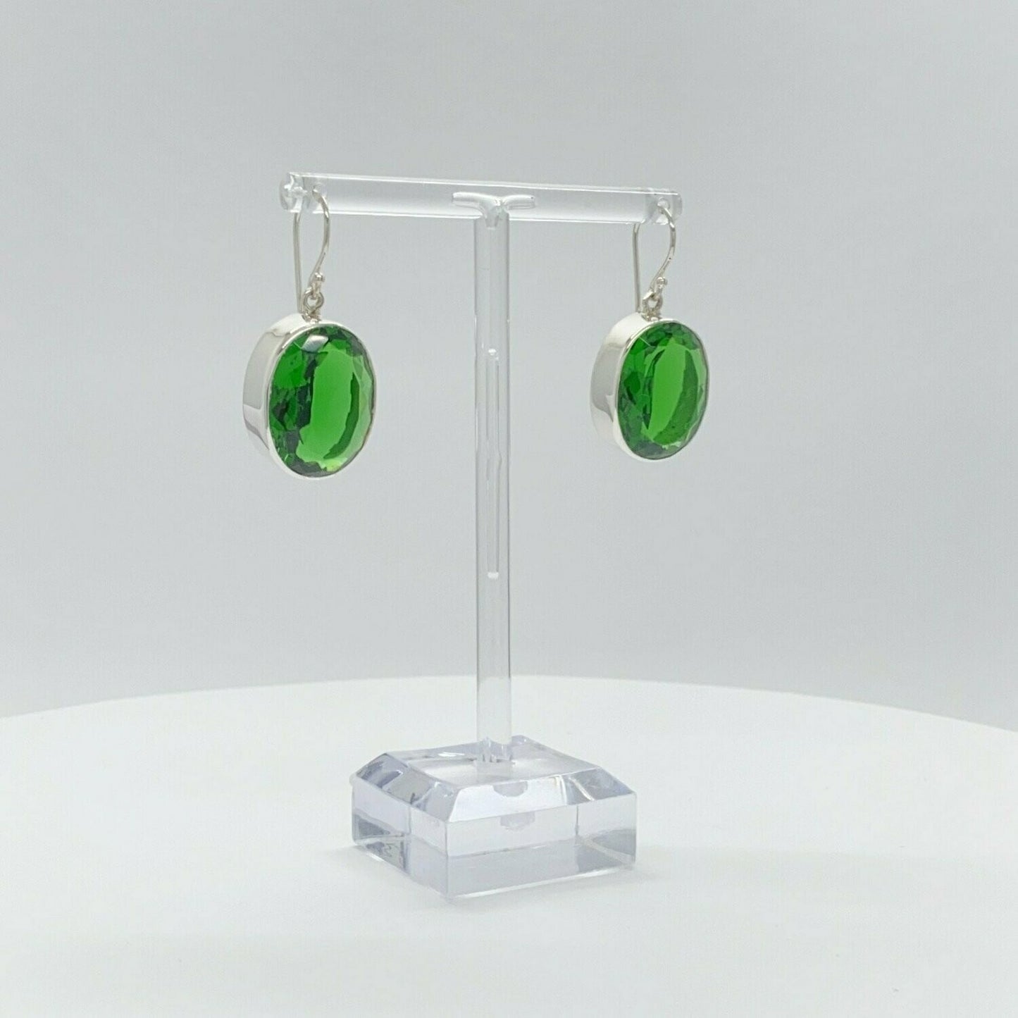 Emerald-green oval obsidian earrings in 925 sterling silver, 1.5×2 cm, handmade in Germany