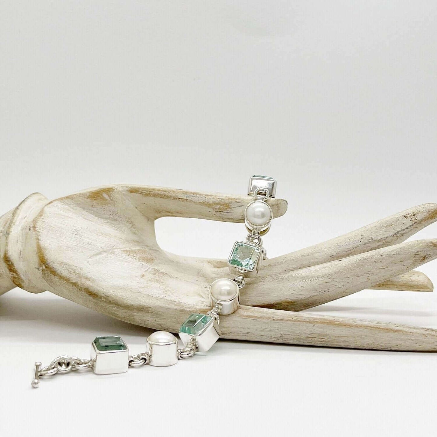 Obsidian Armband meerblau aus 925 Silber mit Perlen und würfelförmigen grünblauen Steinen, handgefertigtes Unikat.