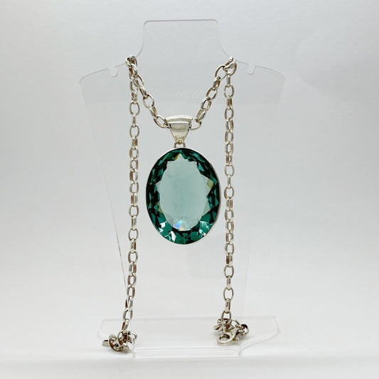 Silberanhänger mit ovalem meerblauen Obsidian, 4 × 3 cm, an silberner Gliederkette