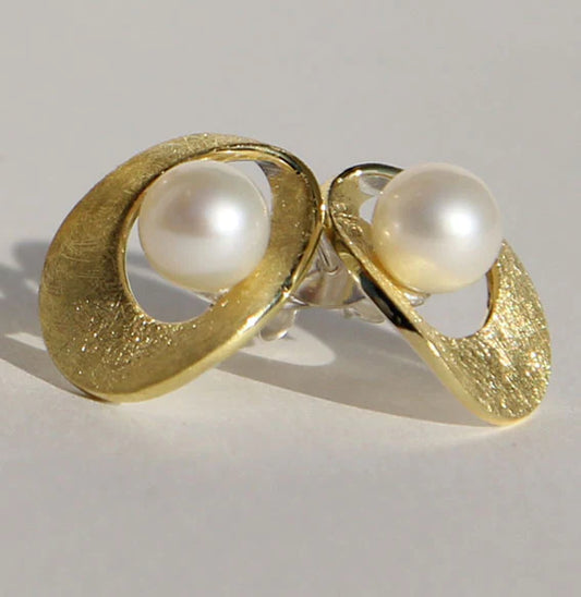 Silberohrstecker vergoldet mit Süßwasserperle, Twist Round; 18ct Gelbgold, handgefertigt.
