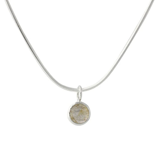 Silberanhänger mit Labradorit (6 mm) am Silberkette – schillernder Nordlicht-Farbton Blau/Grau/Grün.