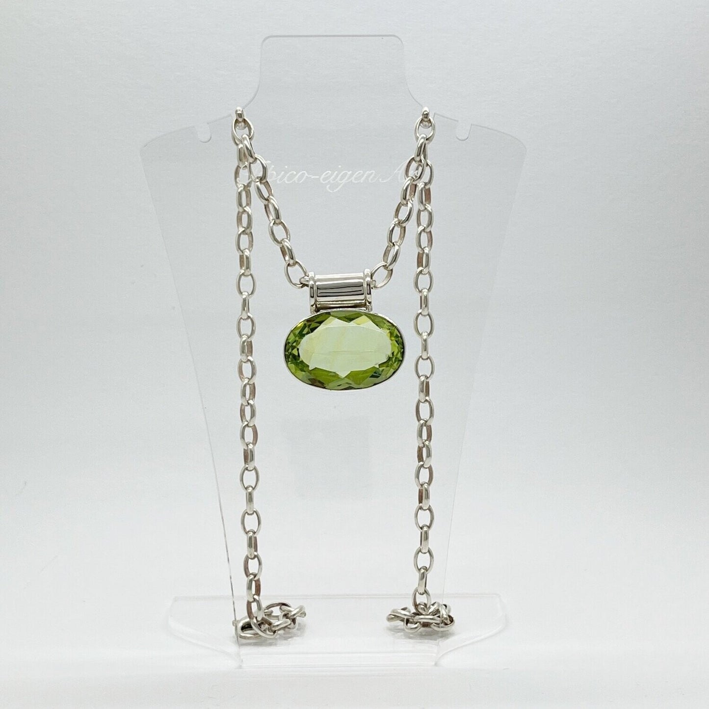 Anhänger Obsidian lichtgrün oval quer 2×3 cm an silberner Kette