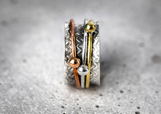 Meditationsring aus 925er Sterling Silber von MadamLili – dreifarbiger Ring mit Band, handgefertigt in Deutschland