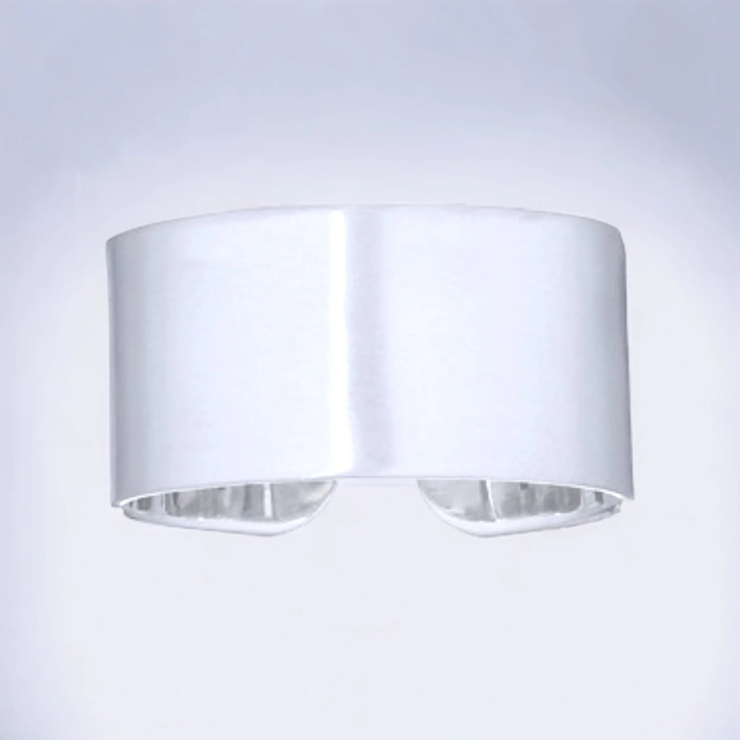 MadamLili Silberring im minimalistischen Design – breiter 925 Sterling Silber, handgefertigt in Deutschland.