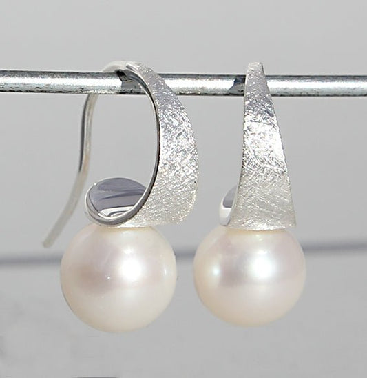 Silberohrstecker Halfmoon mit Süßwasserperlen - Perla d'Oro