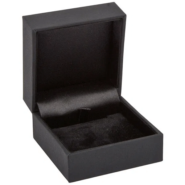 Ohrringe- und Anhängeretui aus Kunstleder mit Velours, schwarze Box, Außenmaße 64×64×39 mm, Innenmaße 52×58×29 mm, 65,5 g.