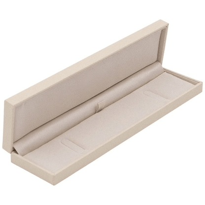 Armbandetui 219 x 55 x 23 mm, cremefarbene Schmuckbox aus Kunstleder und Velours, geöffnet.