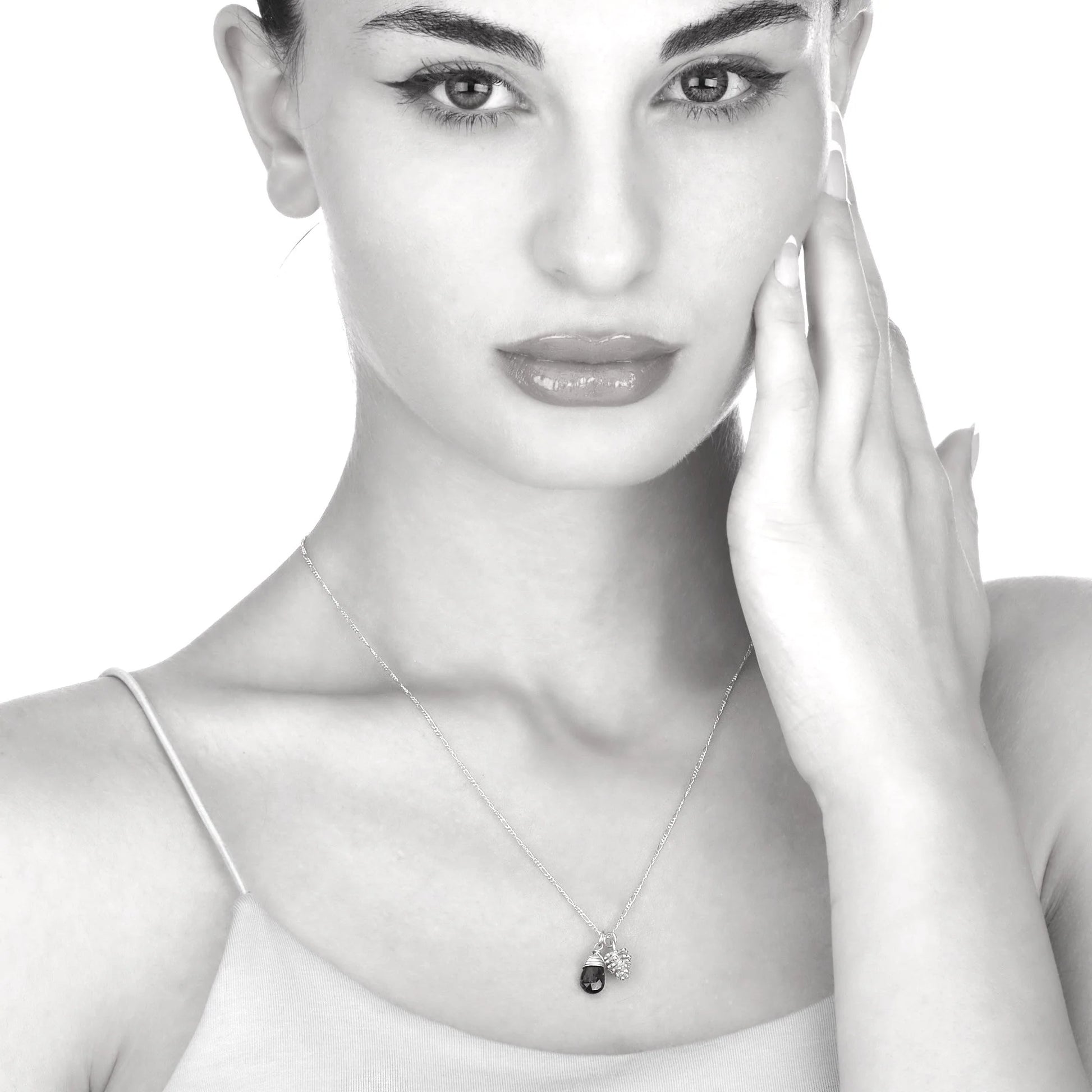 MadamLili Silberkette mit Moldavit Tropfen  – Tannenzapfen-Anhänger, 925 Sterling Silber.