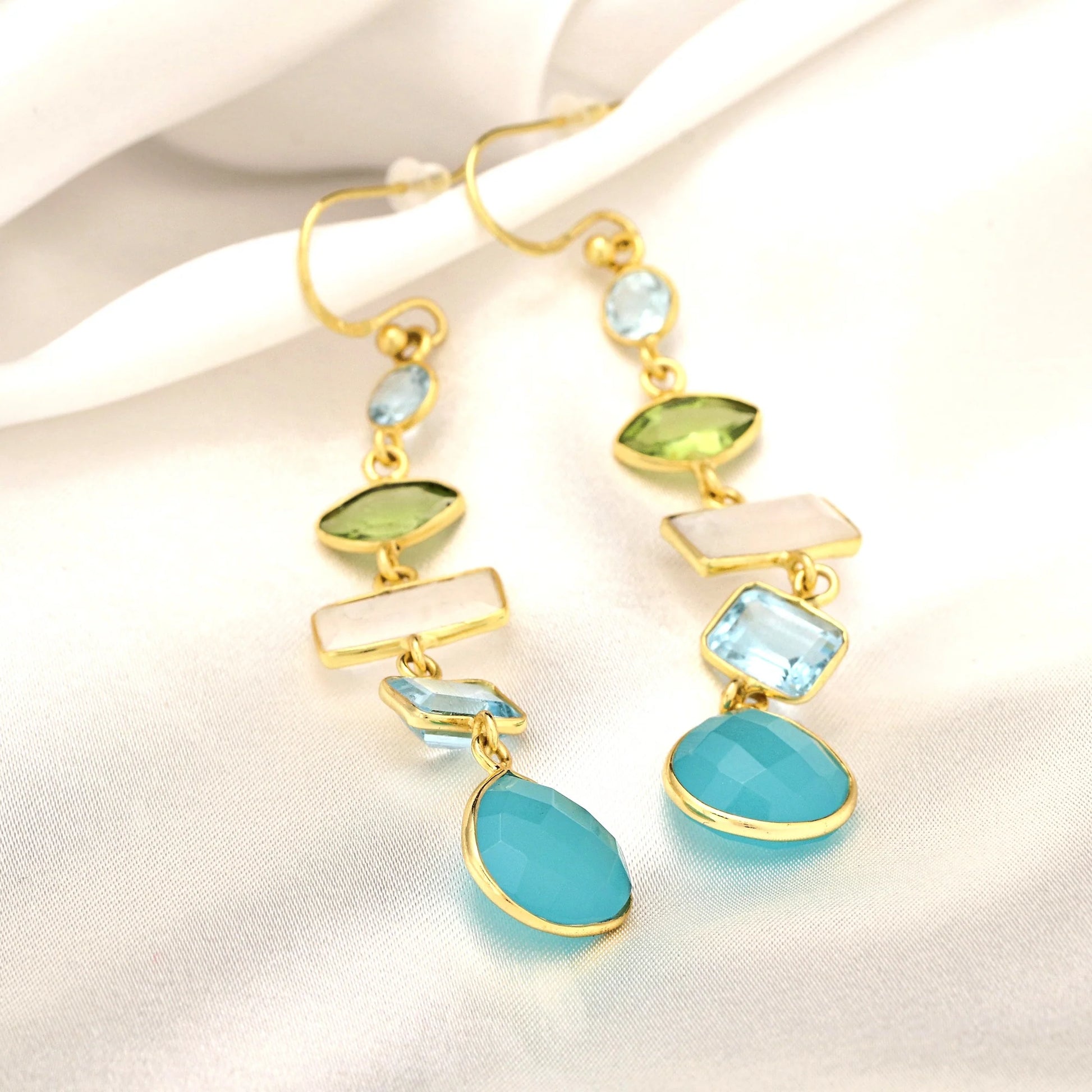 MadamLili Edelsteinohrringe Seraphina Mare aus 925er Silber – Aquamarin, Chalcedon, Peridot, Mondstein