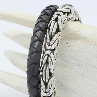 Armband Dualis aus 925 Silber und Leder, schwarzes geflochtenes Leder neben silbernen Gliedern - Tipico-eigenArt