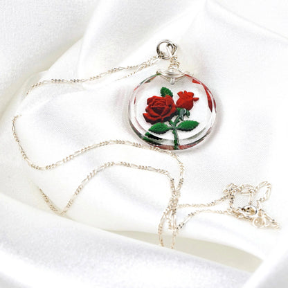 Rose Glas Anhänger mit Kette 925 Silber von MadamLili – rote Rose im Glasanhänger