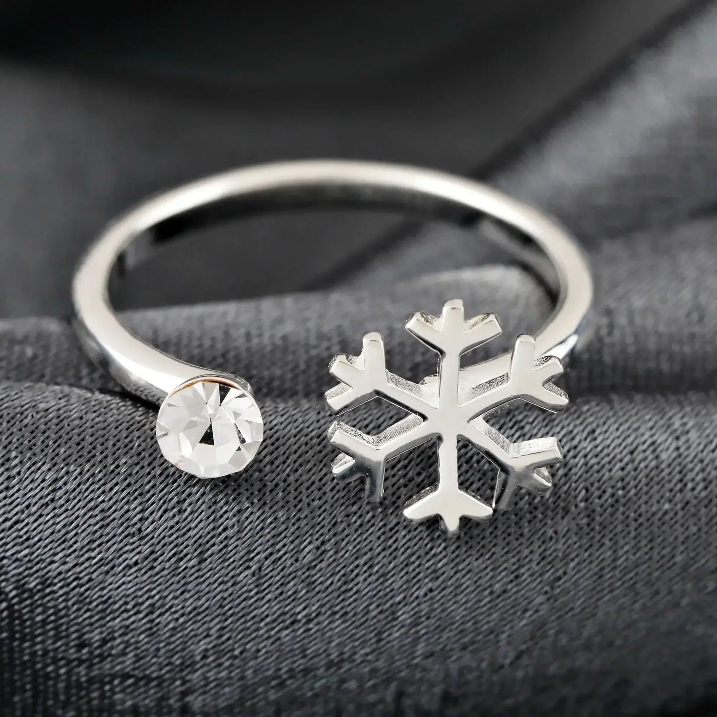 Silberring mit Schneeflocken-Design und Zirkonia von MadamLili – 925 Sterling Silber, offener Ring mit Schneeflocke