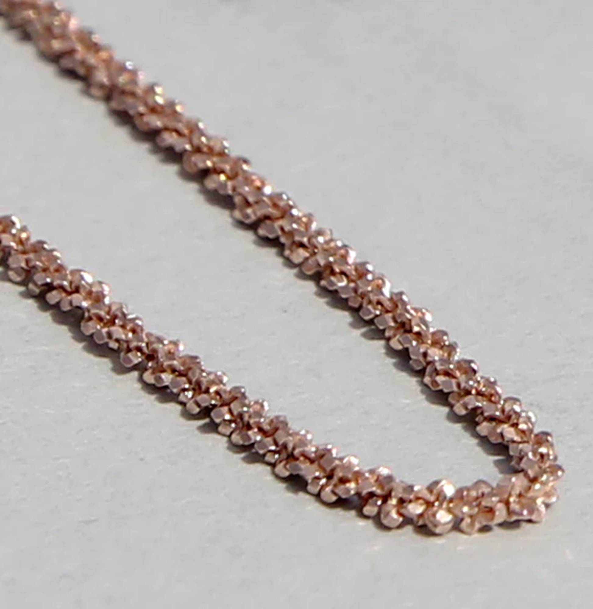 Halskette RIVA aus 925 Silber, 18ct Rosé-vergoldet, filigrane Unisex-Kette mit kleinen Gliedern.