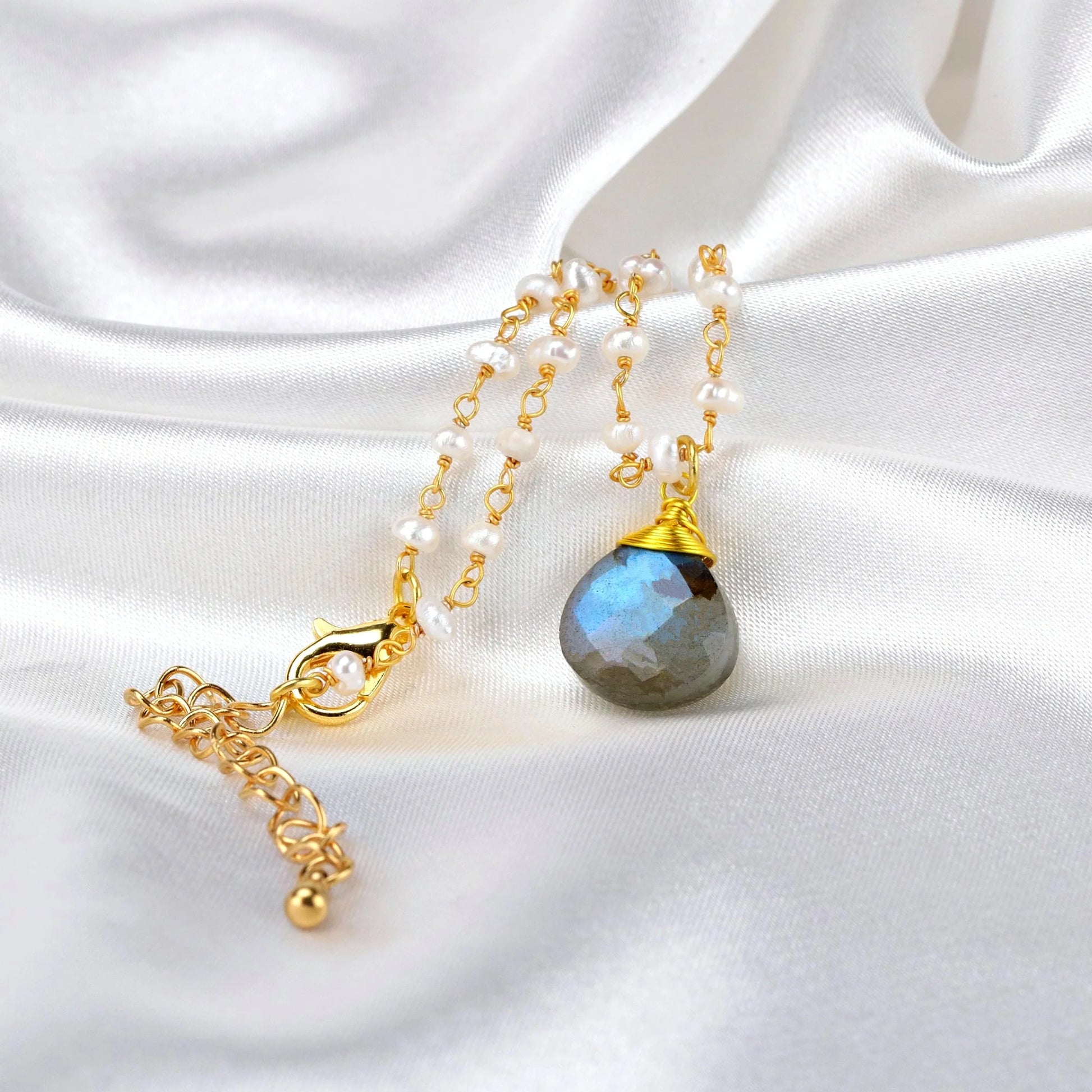 Edelsteinarmband mit Süßwasserperle & Labradorit Tropfen - Perla d'Oro