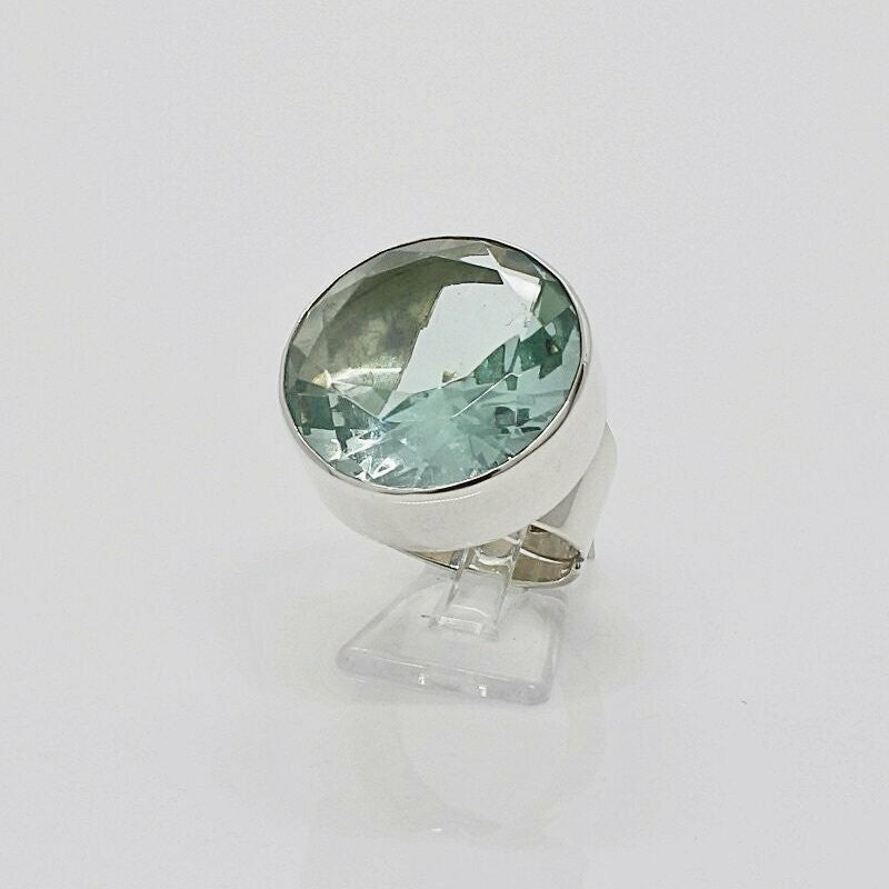 Silberring mit rundem meerblauen Obsidian, Ø ca. 2 cm, handgefertigt von Tipico-eigenArt.