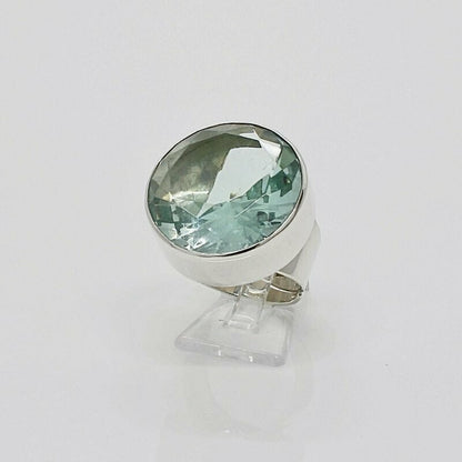 Silberring mit rundem meerblauen Obsidian, Ø ca. 2 cm – feine Handwerkskunst