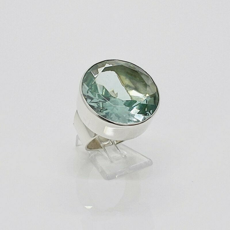 Silberring mit rundem meerblauen Obsidian, Durchmesser ca. 2 cm, Silberfassung