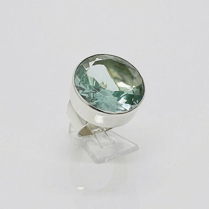 Silberring mit rundem meerblauen Obsidian, Durchmesser ca. 2 cm, Silberfassung