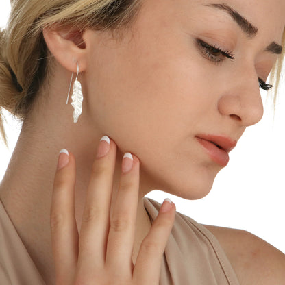 925 Sterling Silber Ohrringe im Blattdesign, filigrane Blätter mit realistischer Struktur.