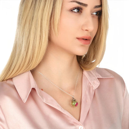 MadamLili Silberkette mit Chrysantheme-Anhänger – handgefertigte Glaskugel mit getrockneten Blumen.