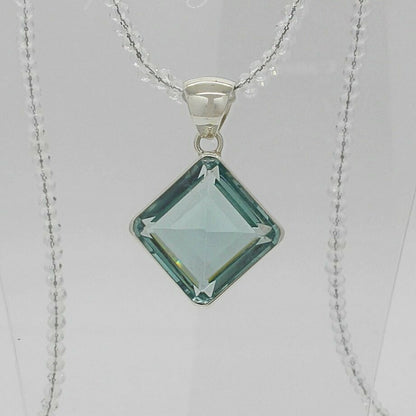 Silberanhänger Obsidian meerblau Quadrat (quer) 2 × 2 cm an Silberkette