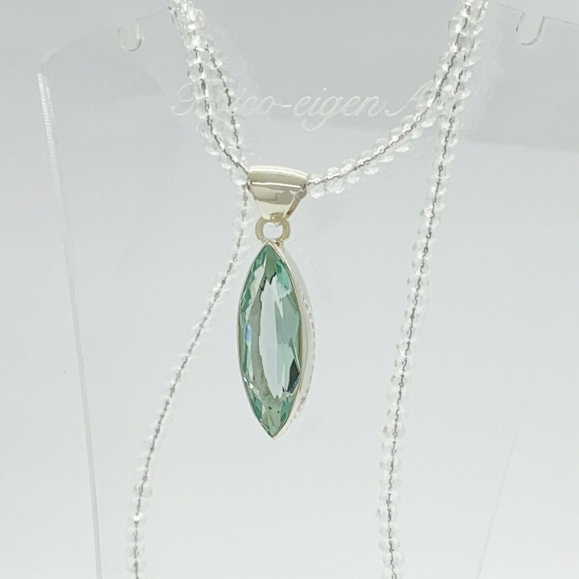 Silberanhänger Obsidian meerblau, 1 × 3 cm, handgefertigt aus 925er Silber, marquise-förmiger Stein