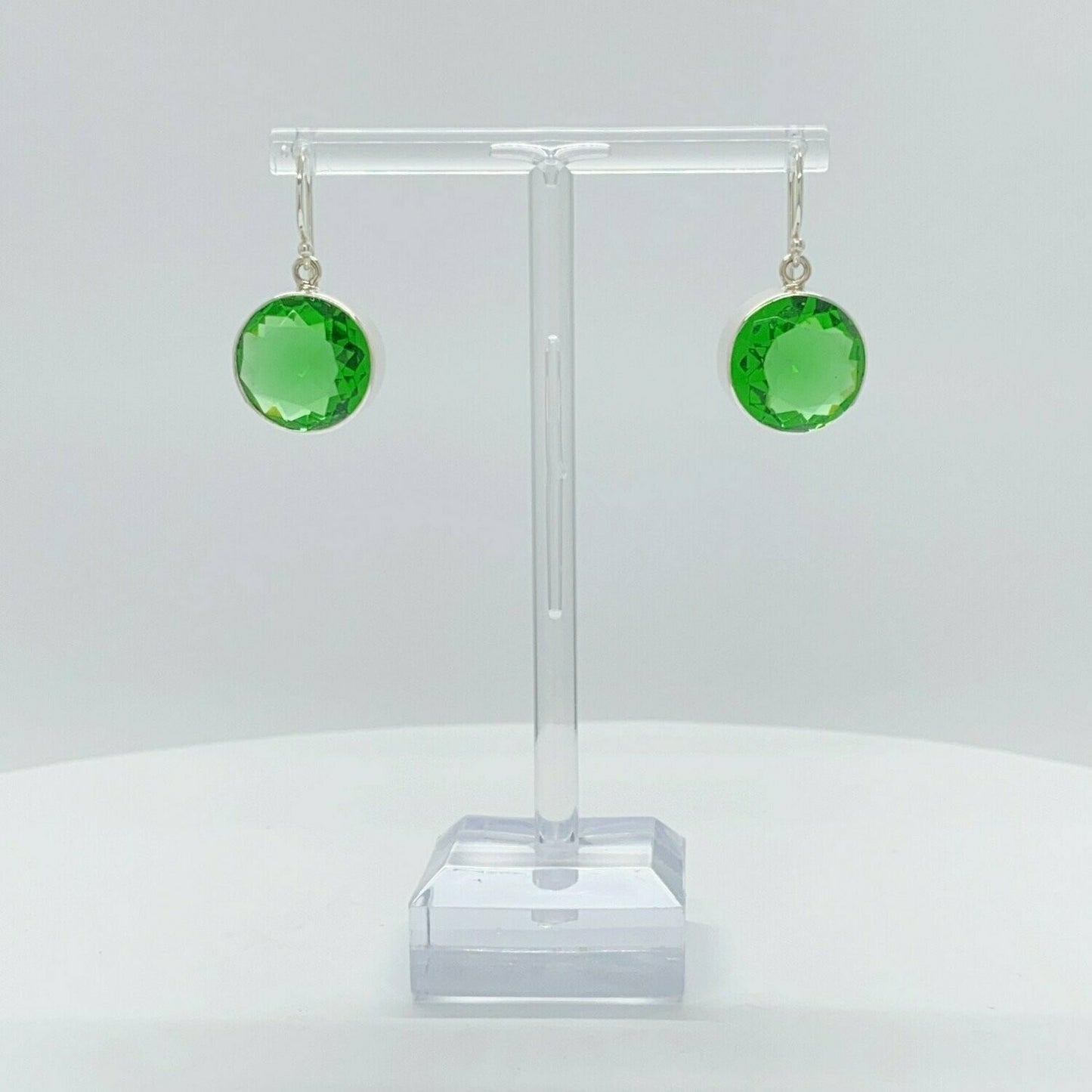 Emerald-green obsidian round earrings, 1.5 cm, silver bezel setting, hanging hooks.