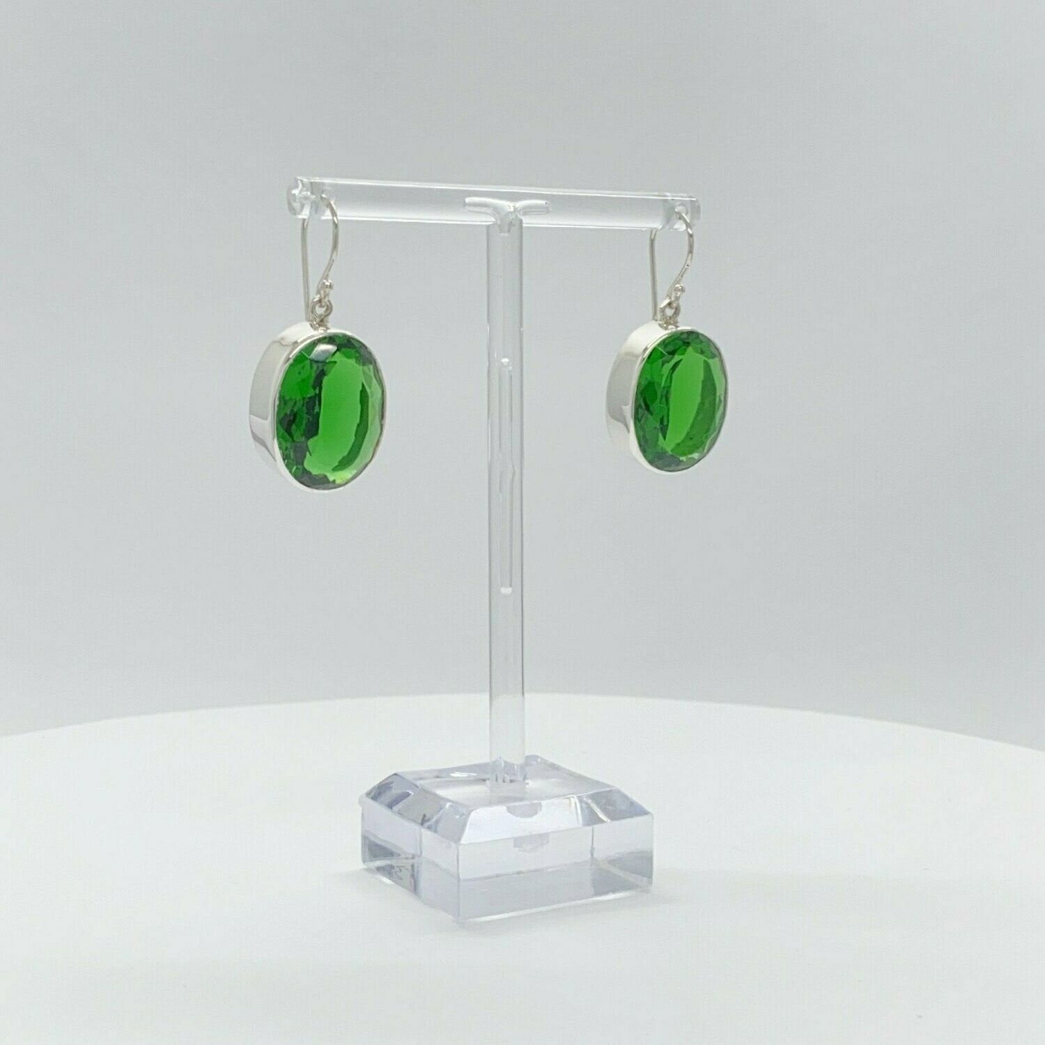 Emerald-green oval obsidian earrings in 925 sterling silver, 1.5×2 cm, handmade in Germany