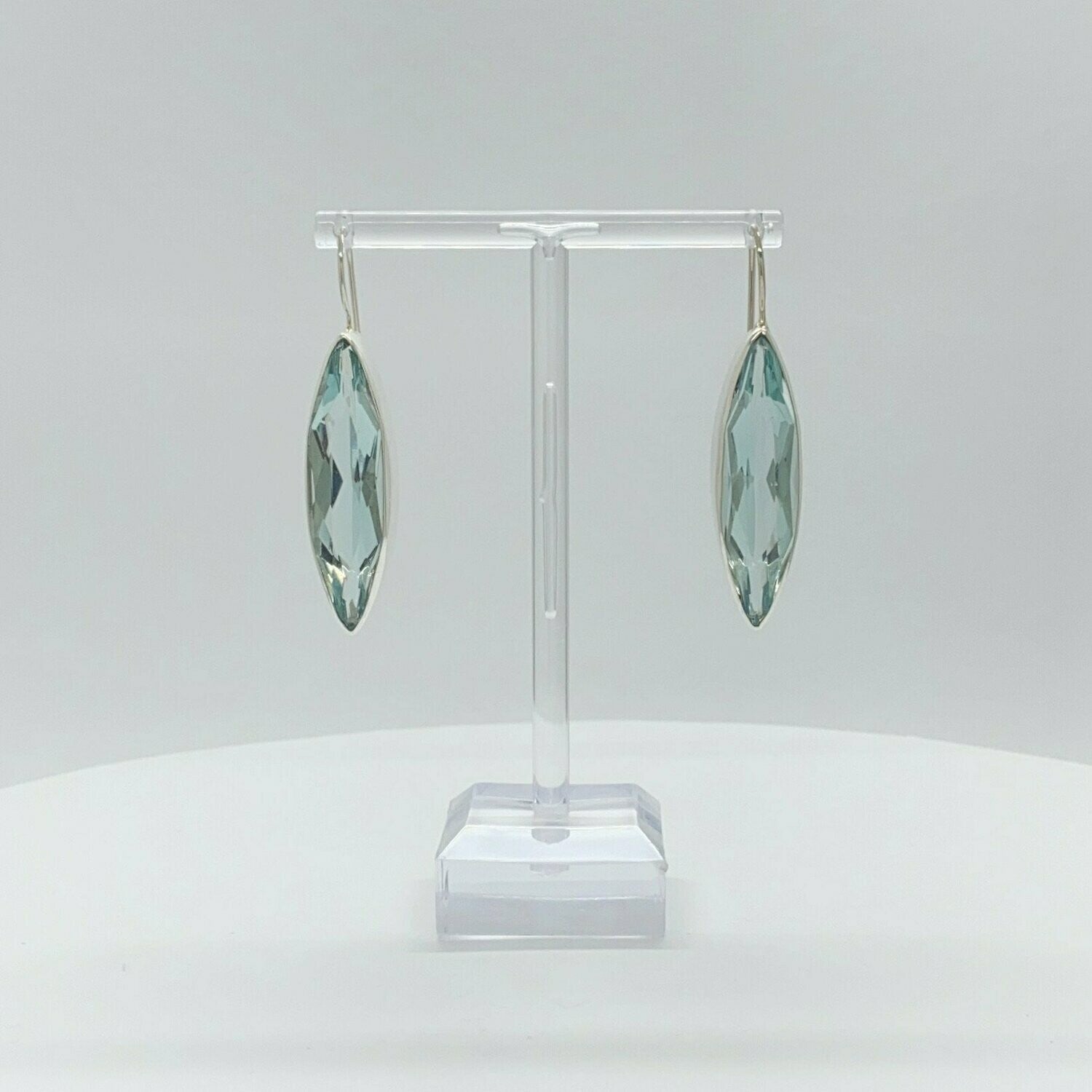 Ohrhänger Obsidian meerblau 1 x 4 cm von Tipico-eigenArt – handgefertigte Eleganz im maritimen Look.