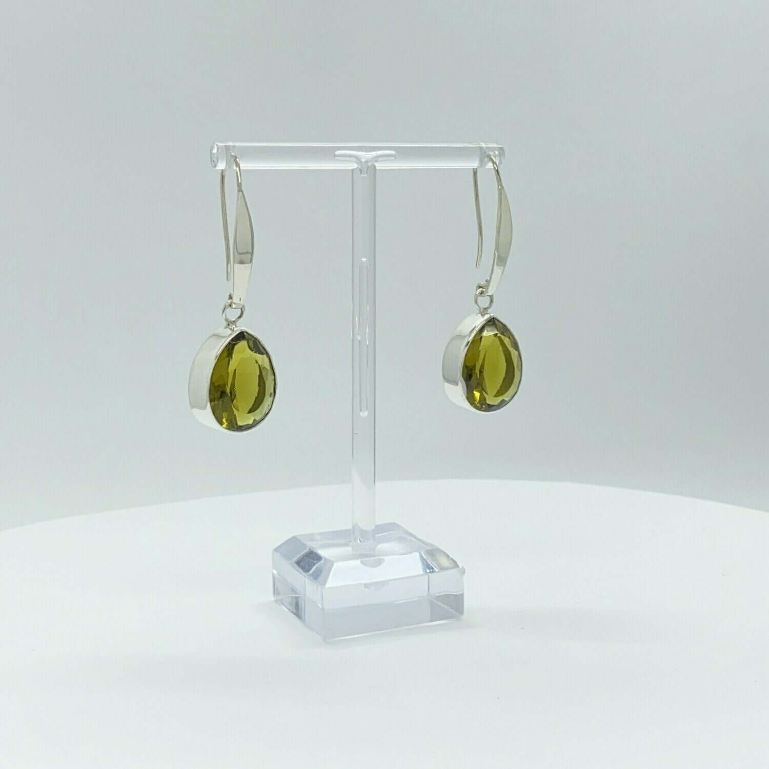 Ohrhänger aus Obsidian goldbraun Tropfenform, 1,5 × 2 cm, 925er Silber, Designhaken