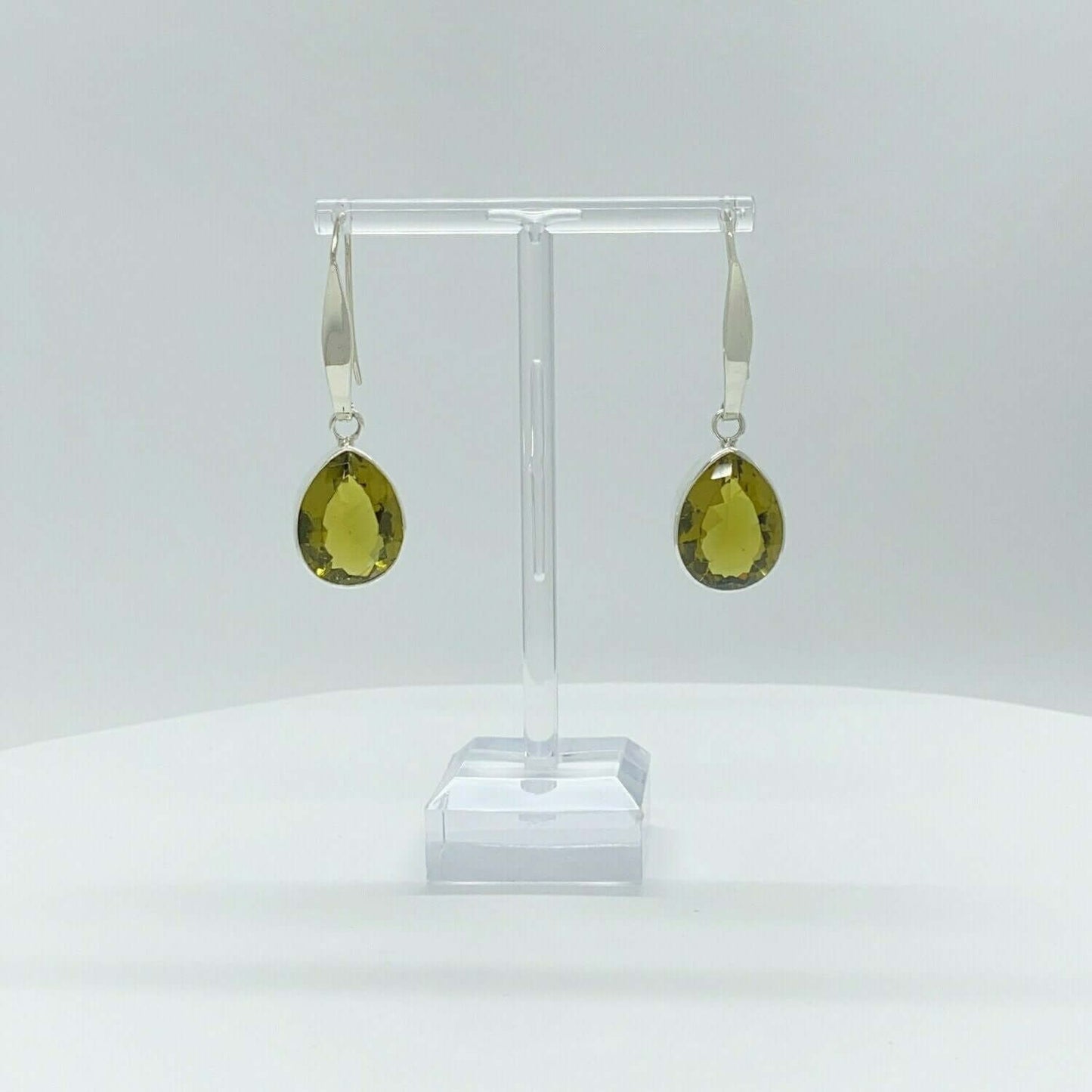 Ohrstecker Obsidian goldbraun Tropfen, 1,5 × 2 cm, Designhaken, massiver 925er Silber