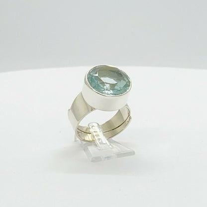 Silberring Obsidian meerblau Rund 1,5 cm von Tipico-eigenArt – handgefertigt mit edlem Glanz und organischer Form.