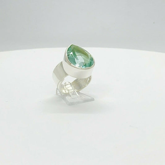 Silberring mit meerblauem Obsidian-Tropfen (1,5x2 cm), handgefertigt, schimmernder Halbedelstein