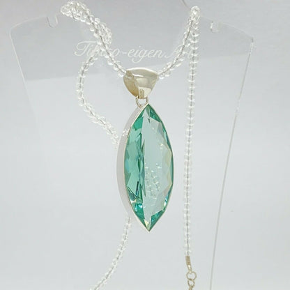 Silberanhänger mit meerblauem Obsidian im Marquise-Schliff, 2 × 5 cm, goldfarbener Aufhänger