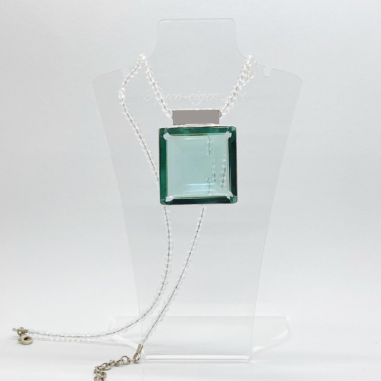 Silberanhänger Obsidian meerblau Quadrat, 3,5 × 3,5 cm, quadratischer Blau-Obsidian an Silberkette.