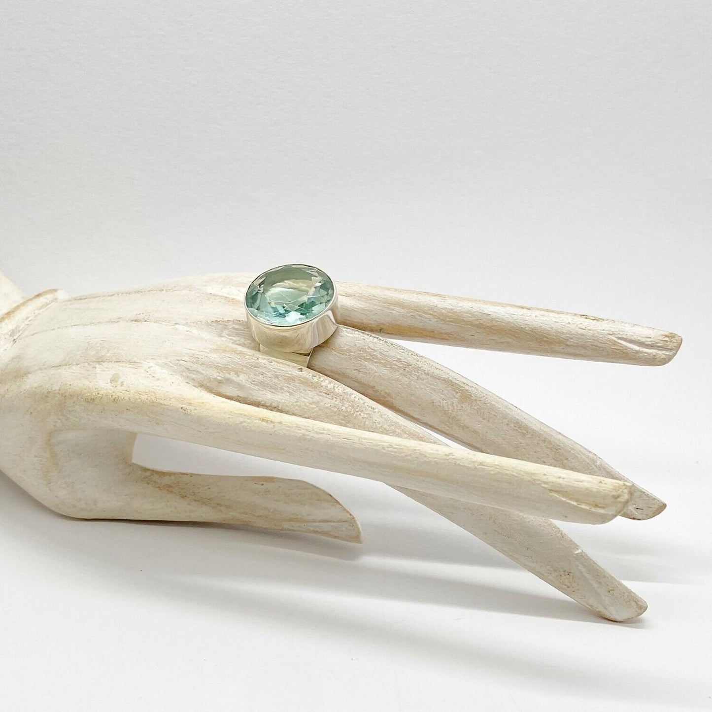 Silberring mit rundem meerblauen Obsidian, Ø ca. 2 cm