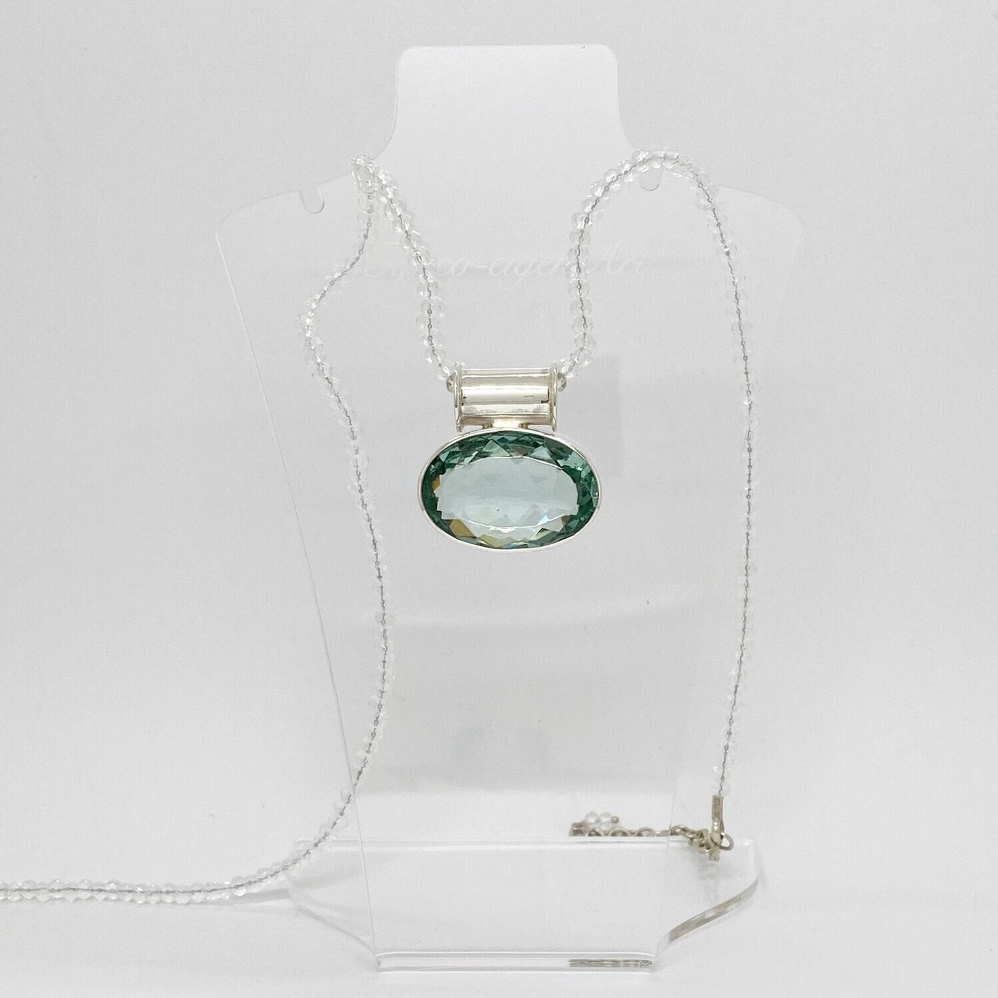 Silberanhänger Obsidian meerblau Oval, 3 × 2 cm, an zarter Silberkette.