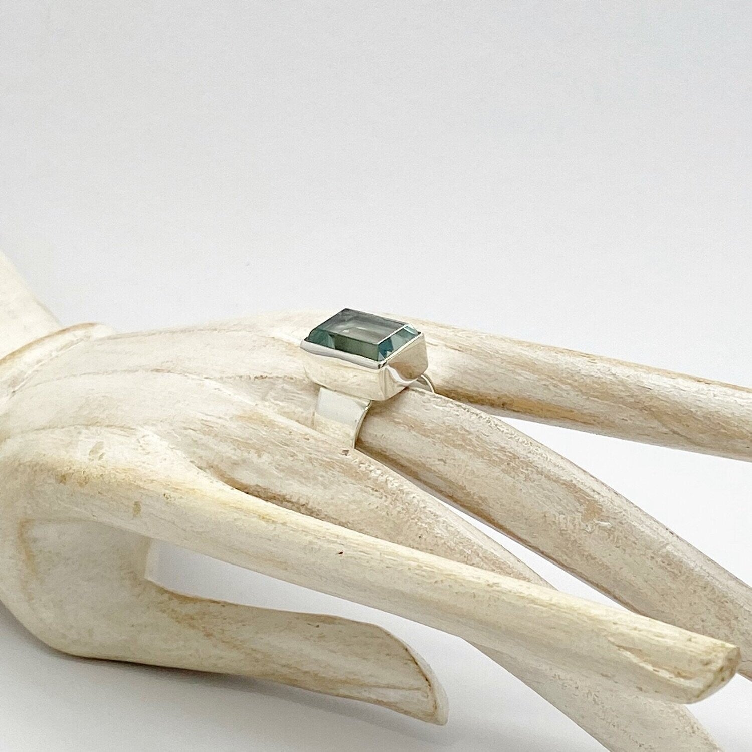 Silberring mit rechteckigem meerblauem Obsidian, 1,5 × 1 cm, handgefertigtes Unikat