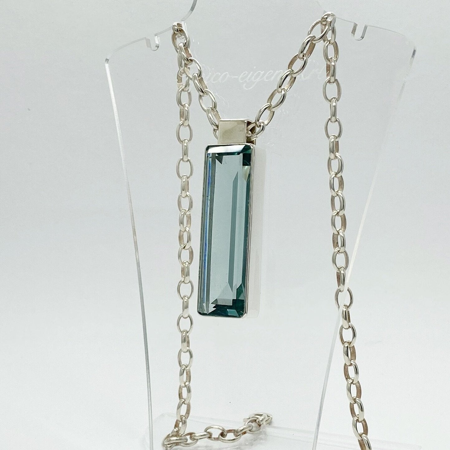 Silberanhänger Obsidian meerblau, rechteckig, 1,5 x 5 cm, an Silberkette