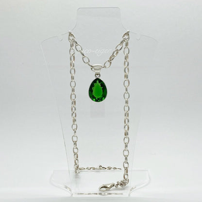 Silberanhänger mit smaragdgrünem Obsidian-Tropfen (1,5 × 2 cm) von Tipico-eigenArt an Silberkette