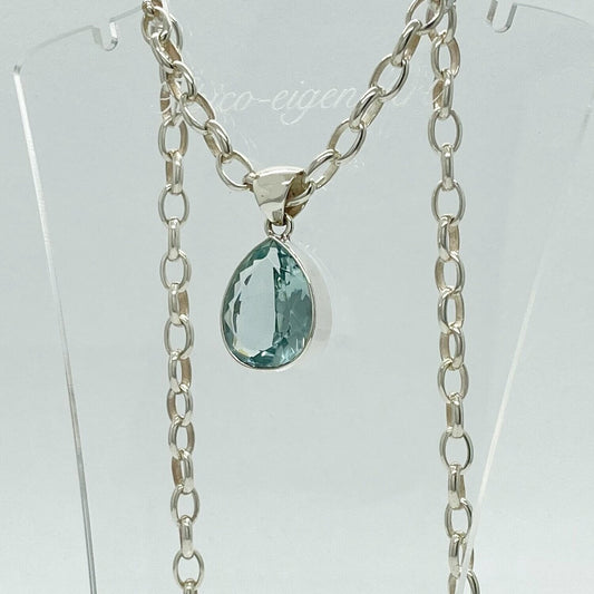 Silberanhänger Obsidian meerblau Tropfen, handgefertigt, 1,5 × 2 cm, 925er Sterlingsilber.