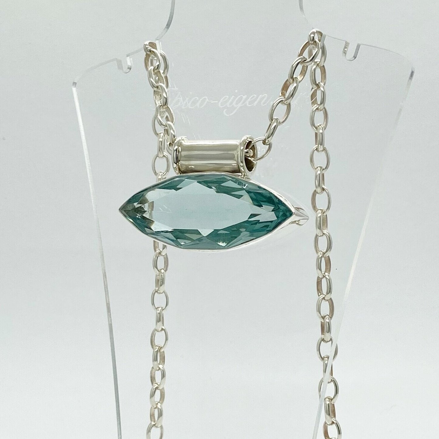 Silberanhänger mit meerblauem Obsidian, quer marquisisch geschliffener Stein an Silberkette