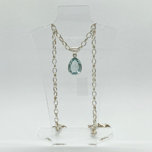 Silberanhänger mit meerblauem Obsidian, tropfenförmig (1,5 × 2 cm), aus 925er Sterlingsilber, handgefertigt