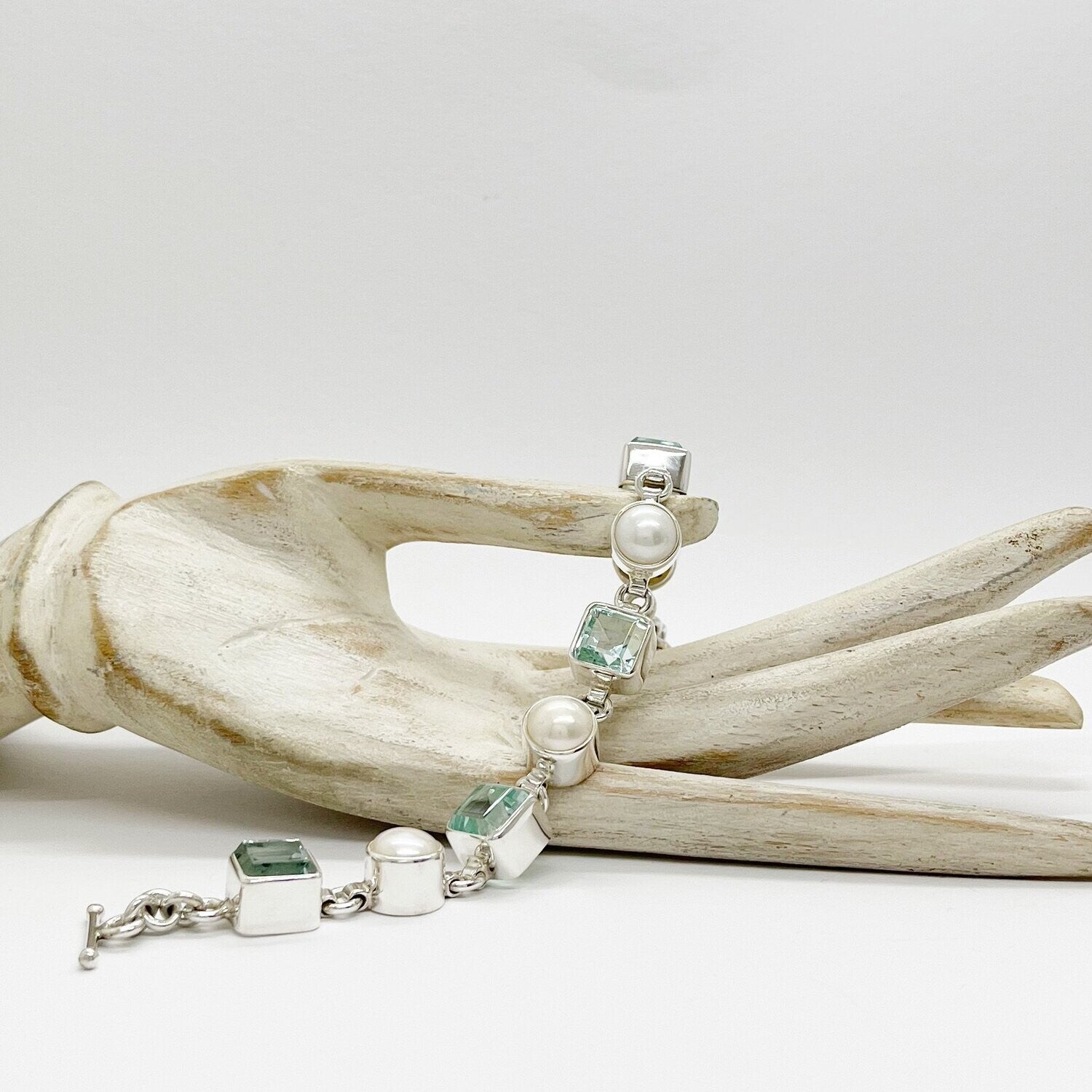 Obsidian Armband meerblau aus 925 Silber mit Perlen und würfelförmigen grünblauen Steinen, handgefertigtes Unikat.