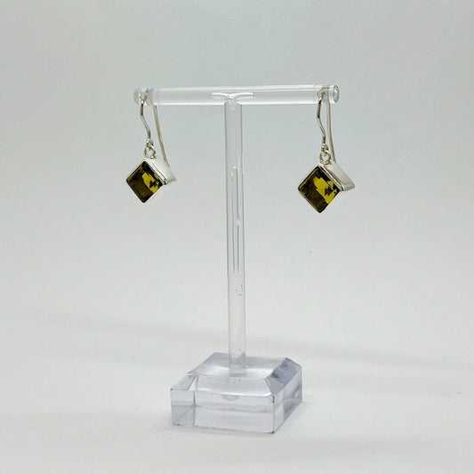 Elegante Ohrhänger Obsidian honigbraun quer Quadrat 1 x 1 cm, handgefertigt von Tipico-eigenArt in Deutschland.