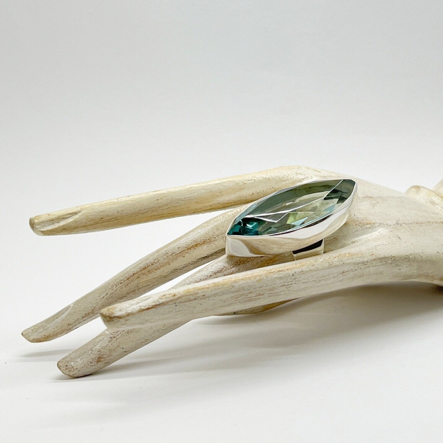 Silberring Obsidian meerblau 2 x 5 cm, facettierte Steinfassung