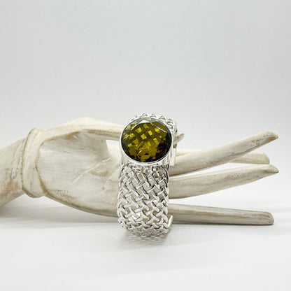 Armspange aus 925er Sterling Silber mit gewebtem Band und rundem goldbraun schimmernden Obsidian