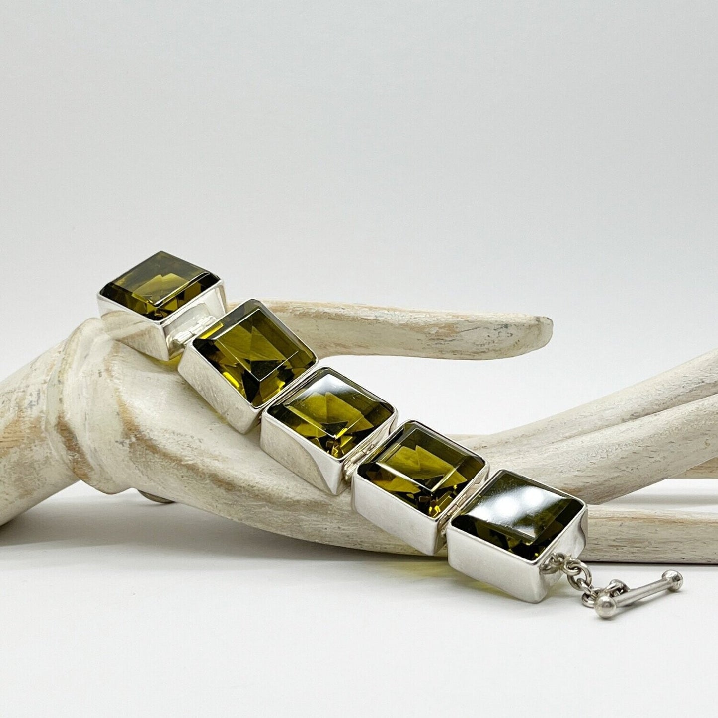 Obsidian Armband goldbraun, 925er Silber, quadratische 2,2 × 2,2 cm Facetten-Steine, handgefertigtes Unikat.